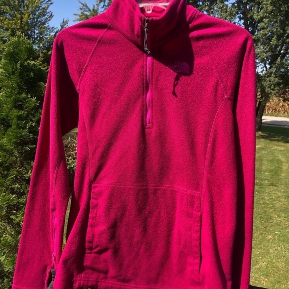⚫️ NORTH FACE HOT PINK FLEECE 1/4 zip - Picture 3 of 12